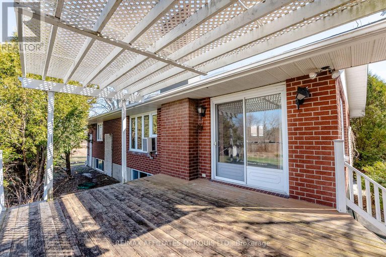 28215114/10984-county-rd-2-road/iroquois/south-dundas/ontario/K0E1K0_32