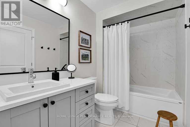 28973137/22-verglas-lane/mer-bleuebradley-estatesanderson-park/ottawa/ontario/K1W0P5_30