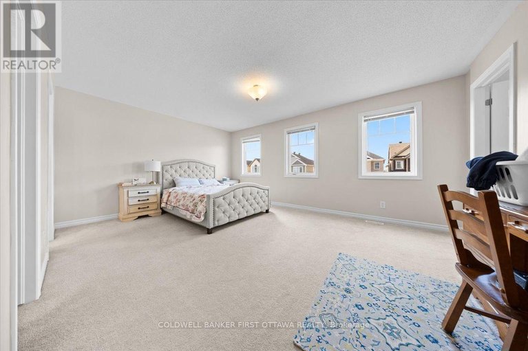 29656055/355-sweetclover-way/avalon-west/ottawa/ontario/K4A1E6_13