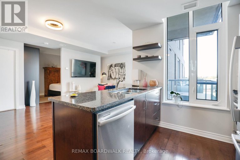 29330051/407-575-byron-avenue/mckellarhighland/ottawa/ontario/K2A1R7_11