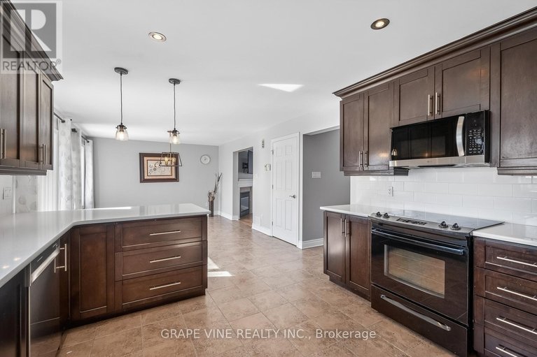 29427195/84-settlement-lane/village-of-russell/russell/ontario/K4R0A4_15