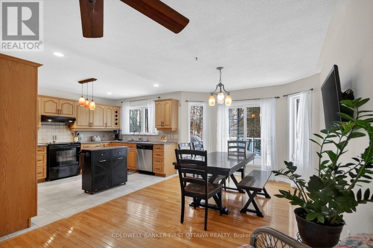 29480327/2960-ernside-crescent/cumberland-estates/ottawa/ontario/K4C1B6_10