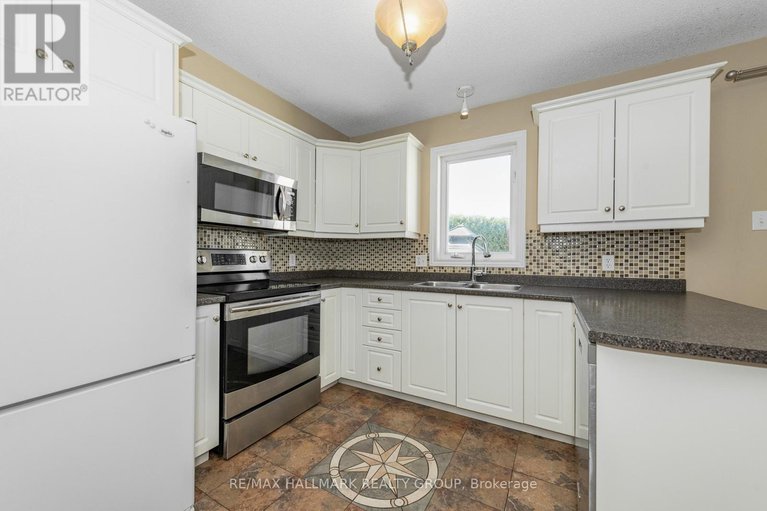 29052410/14-roger-crescent/casselman/casselman/ontario/K0A1M0_13