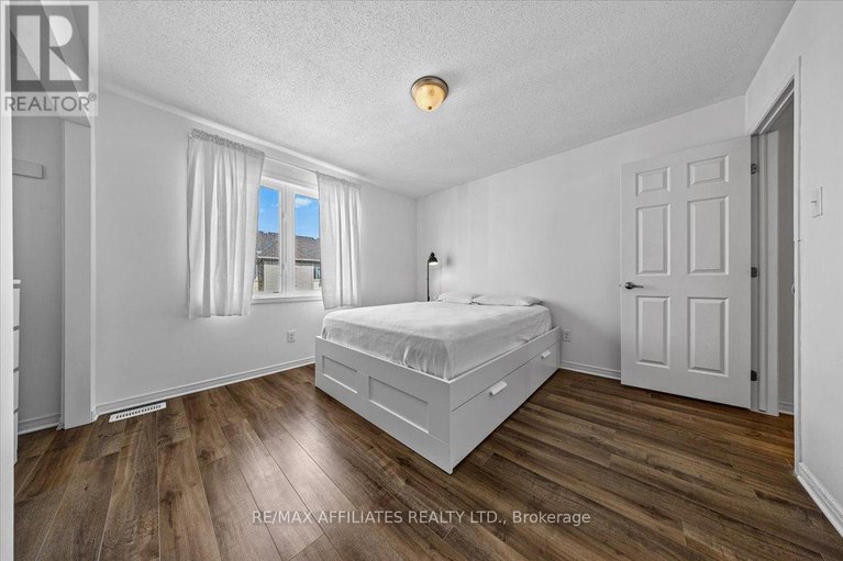 28223631/1028-pampero-crescent/stittsville-north/ottawa/ontario/K2S0N4_27