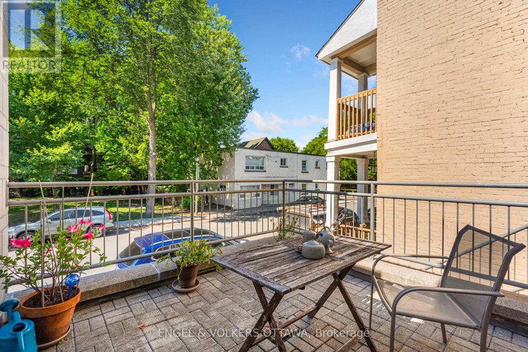 28776813/b-183-cumberland-street/lower-townbyward-market/ottawa/ontario/K1N7H2_26