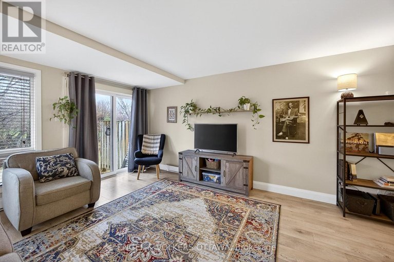 29616184/b-35-robinson-avenue/sandy-hill/ottawa/ontario/K1N8N8_9