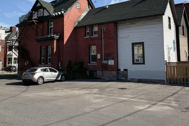 29042632/360-gilmour-street/ottawa-centre/ottawa/ontario/K2P0R3_11