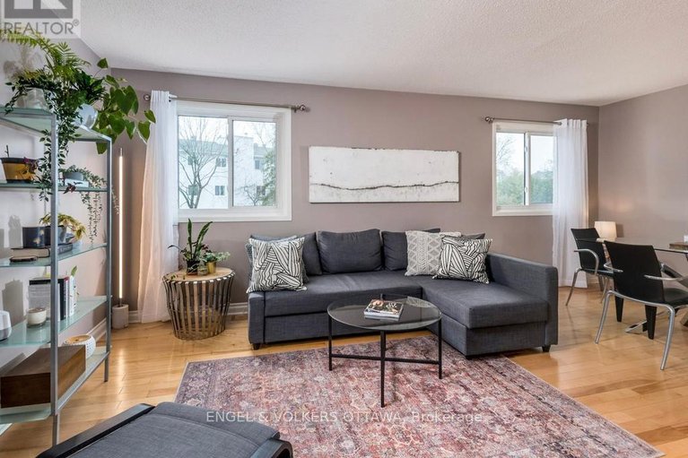 29618485/31-castlegreen-private/hunt-club-parkgreenboro/ottawa/ontario/K1T3N4_4