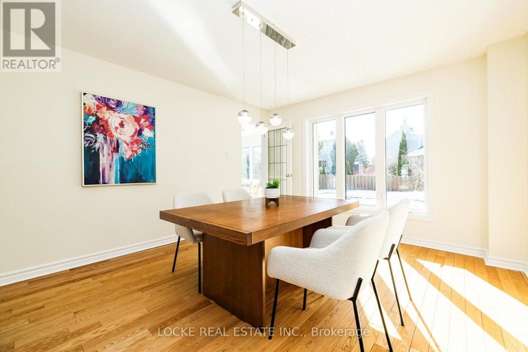 29535443/1404-forest-valley-drive/chapel-hill/ottawa/ontario/K1C5M8_12