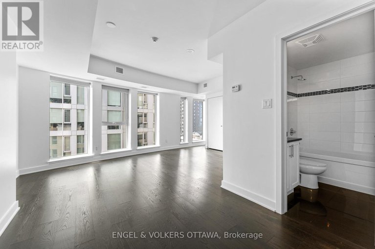 29310406/1104-40-nepean-street/ottawa-centre/ottawa/ontario/K2P0X5_8