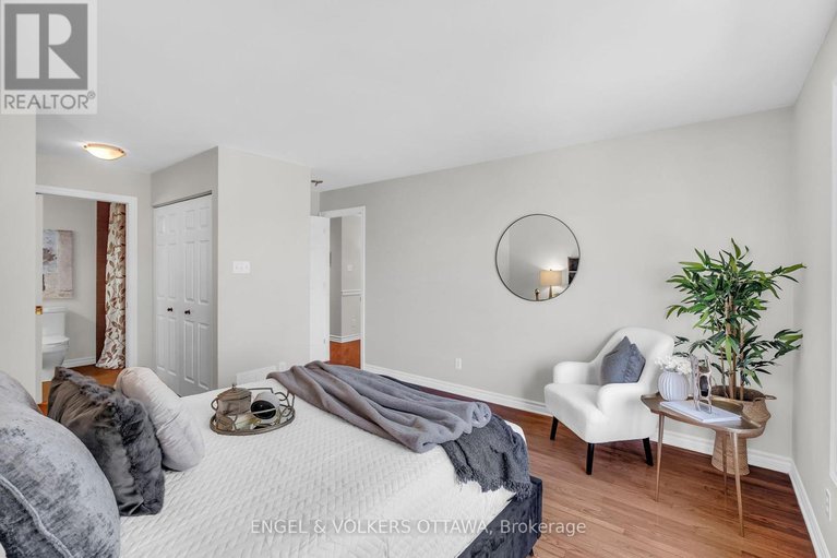 28314579/7359-marcella-drive/osgoode-twp-north-of-reg-rd-6/ottawa/ontario/K4P1P7_15