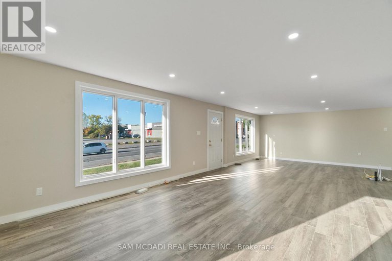 28972979/2709-laurier-street/town-of-rockland/clarence-rockland/ontario/K4K1A3_12