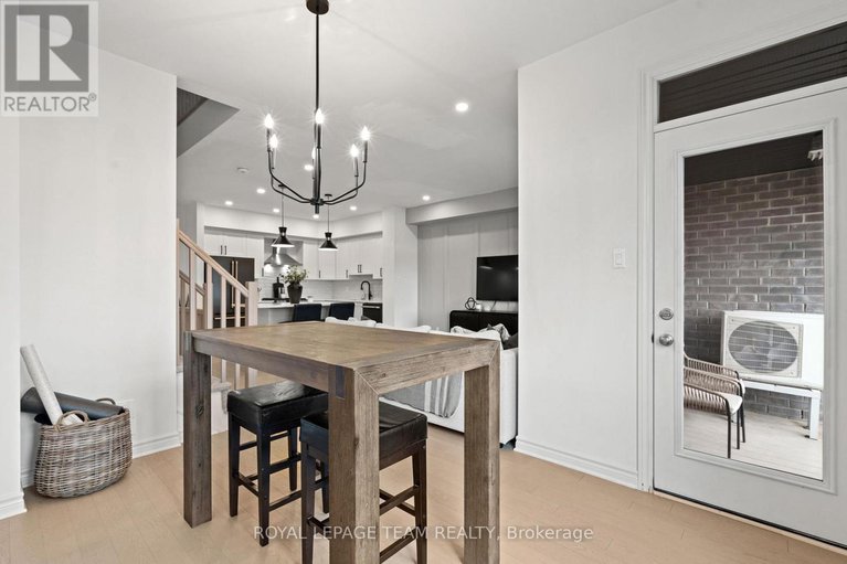 29015602/14-verglas-lane/mer-bleuebradley-estatesanderson-park/ottawa/ontario/K1W0P5_18