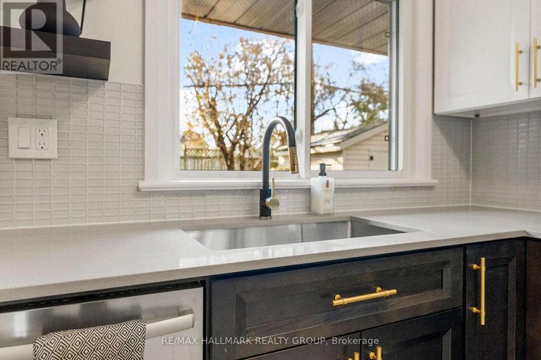 29161672/942-elsett-drive/elmvale-acresurbandale/ottawa/ontario/K1G2S9_18