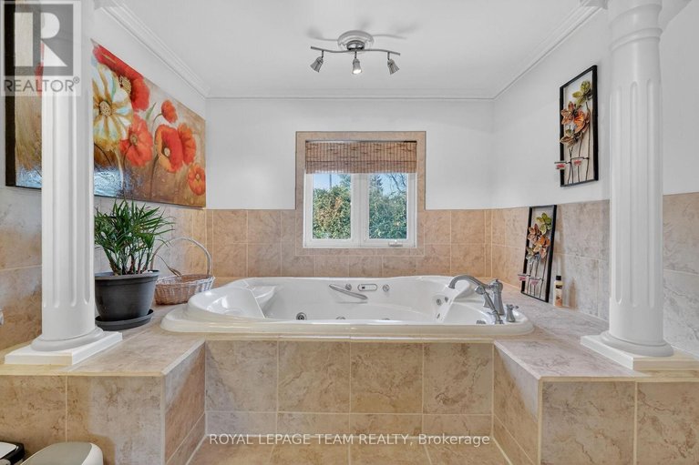 29437879/955-lacroix-road/clarencerockland-twp/clarence-rockland/ontario/K0A2A0_26