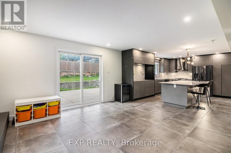 28353223/2195-niagara-drive/applewood-acres/ottawa/ontario/K1H6H5_8
