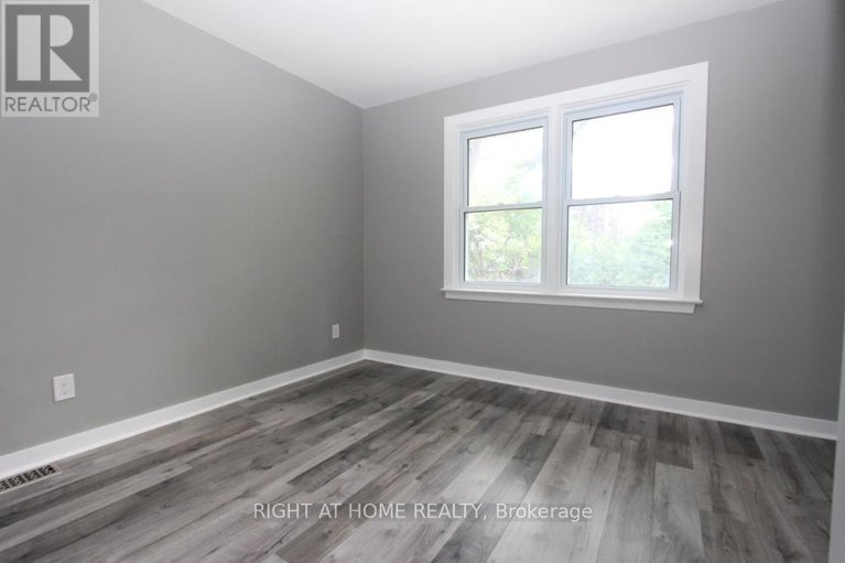 28622547/2216-prospect-avenue/alta-vista/ottawa/ontario/K1H7G3_8