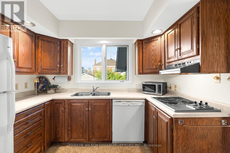 29669053/243-compton-avenue/woodroffe/ottawa/ontario/K2B5A8_18