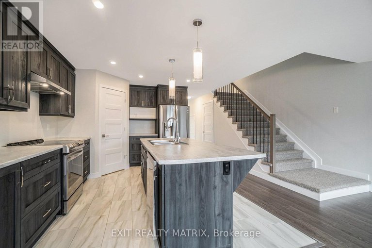 28356025/d-5-flagstone-private-lane/north-stormont-finch-twp/north-stormont/ontario/K0A1R0_12