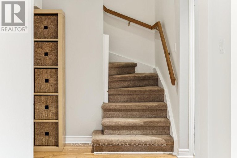 29029573/6-gillespie-crescent/hunt-club-woods/ottawa/ontario/K1V9X8_13