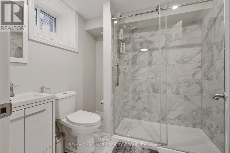 28707838/995-shimmerton-circle/emerald-meadowstrailwest/ottawa/ontario/K2M0L4_21