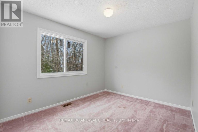 29379156/1707-des-perdrix-crescent/orleanssunridge/ottawa/ontario/K1C5E3_29