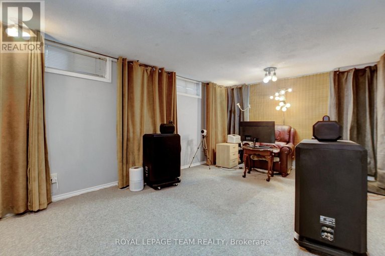 29537105/35-2027-stonehenge-crescent/pineview/ottawa/ontario/K1B4N7_21