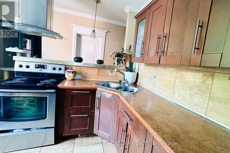 28434012/139-eccles-street/west-centre-town/ottawa/ontario/K1R6S7_12