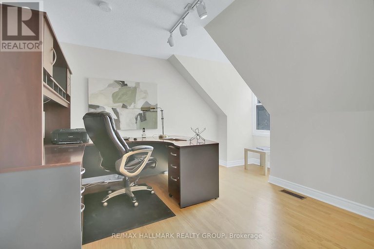 28723074/51-charkay-street/borden-farmstewart-farmcarleton-heightsparkwood-hills/ottawa/ontario/K2E5N5_41
