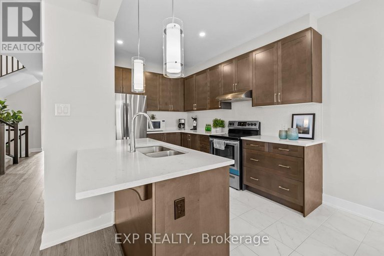 28622756/288-billrian-crescent-s/stittsville-north/ottawa/ontario/K2S3A4_13