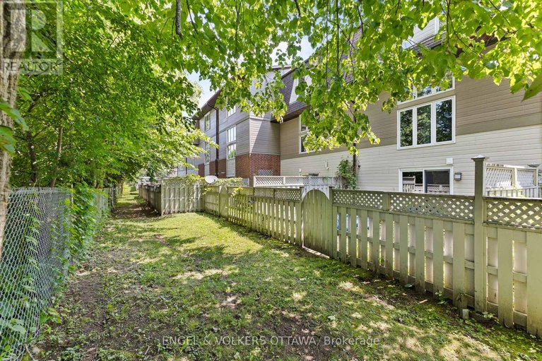 28594230/3-3205-uplands-drive/hunt-club-woods/ottawa/ontario/K1V9T3_32