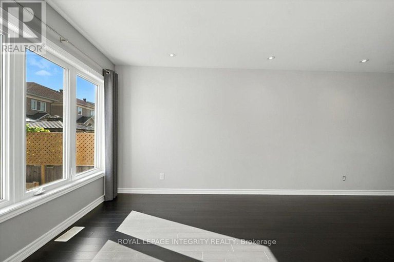 28587957/748-morningstar-way/mer-bleuebradley-estatesanderson-park/ottawa/ontario/K1W0G6_11