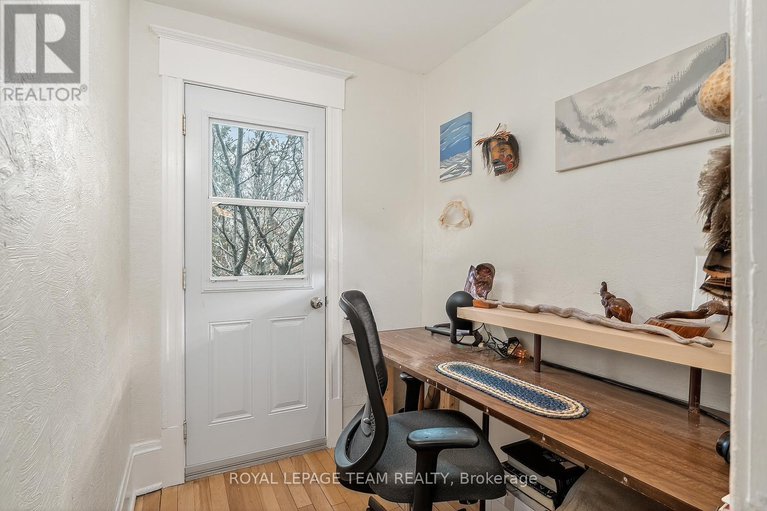 29137388/324-osgoode-street/sandy-hill/ottawa/ontario/K1N6T2_17