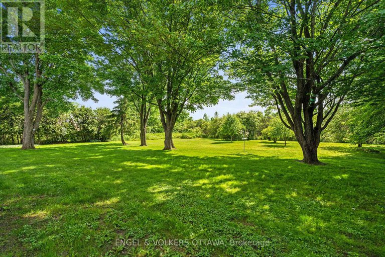 28485285/24-doris-avenue/blossom-parkkemp-parkfindlay-creek/ottawa/ontario/K1T3W8_41