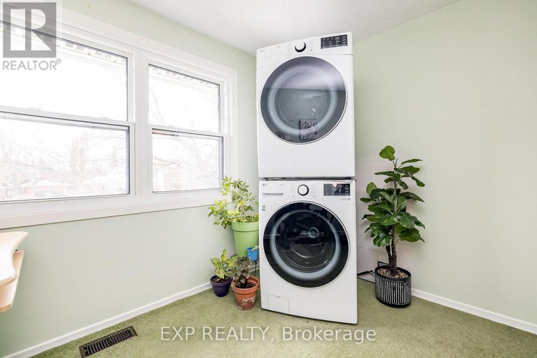 29137986/130-banning-road/glencairnhazeldean/ottawa/ontario/K2L1C4_27