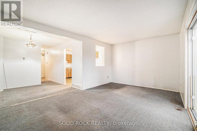 29065539/90-15-baneberry-crescent/glencairnhazeldean/ottawa/ontario/K2L2Y3_5