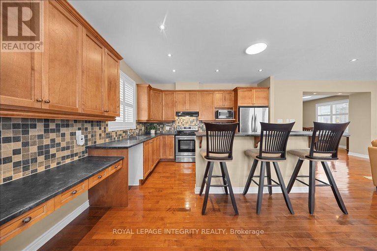 29609929/638-rosehill-avenue/stittsville-north/ottawa/ontario/K2S0K2_18