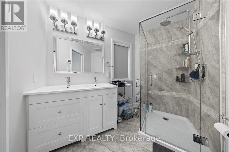 29294454/18-ivylea-street/craig-henrywoodvale/ottawa/ontario/K2G4X5_38