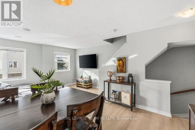 29379496/402-sadar-private/cedargrovefraserdale/ottawa/ontario/K2J3T3_23