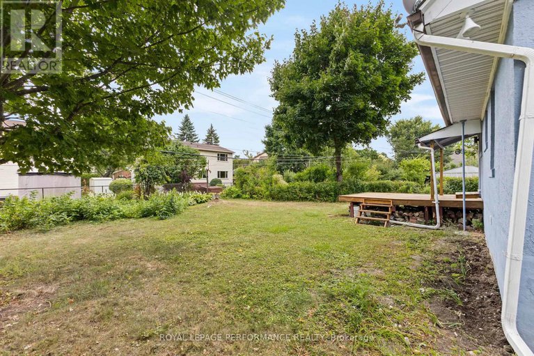 28864707/10-argue-drive/borden-farmstewart-farmcarleton-heightsparkwood-hills/ottawa/ontario/K2E6S1_35