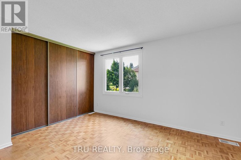 28925515/715-mooneys-bay-place/mooneys-bayriverside-park/ottawa/ontario/K1V8W4_23