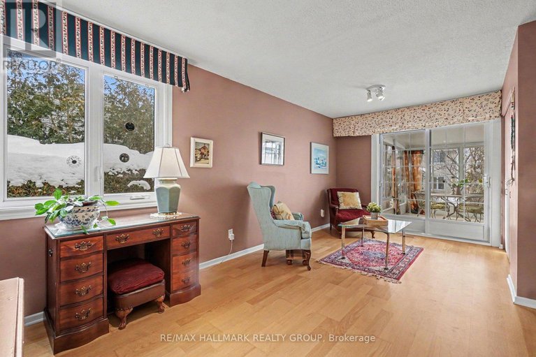 29278557/1044-adley-road/carson-grove/ottawa/ontario/K1J8B9_17