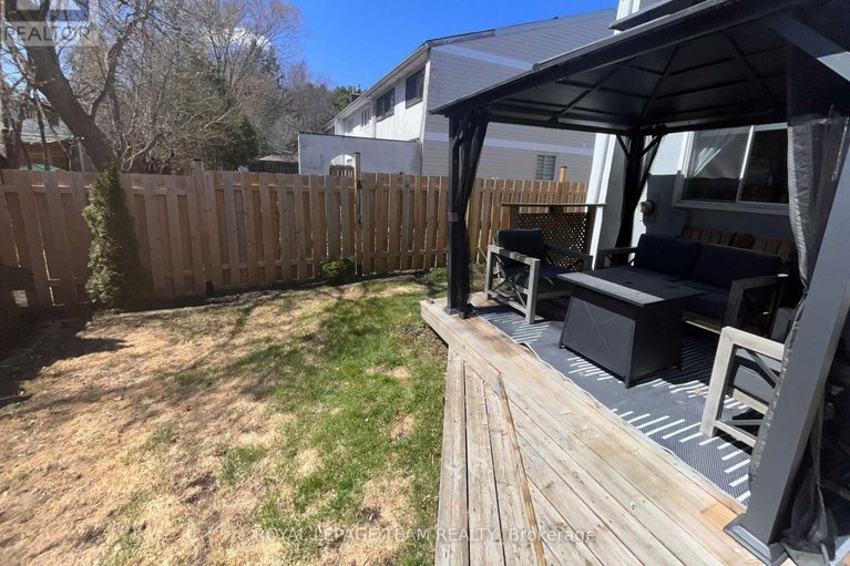 29658665/87-grady-crescent/sheahan-estatestrend-village/ottawa/ontario/K2H5S2_21