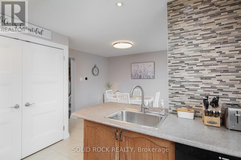 28302487/5-weybridge-drive/cedargrovefraserdale/ottawa/ontario/K2J4A1_25