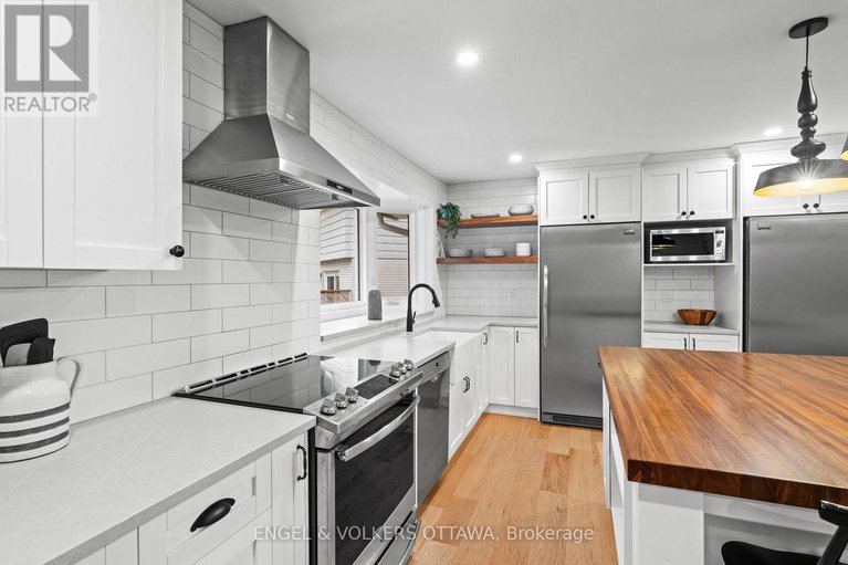 28548966/20-mohawk-crescent/bruce-farmgraham-parkqualicumbellands/ottawa/ontario/K2H7G6_13