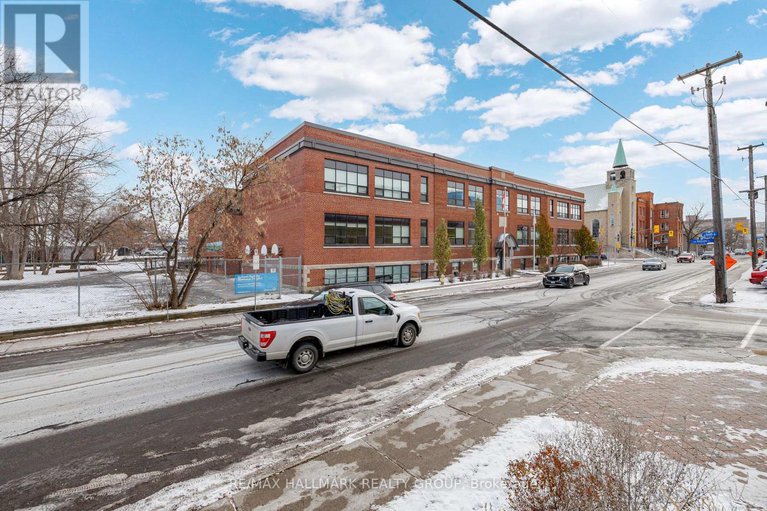 29174804/106-390-booth-street/west-centre-town/ottawa/ontario/K1R7K6_32