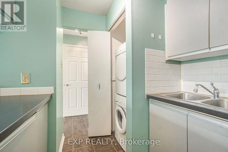 28334886/210-280-brittany-drive/viscount-alexander-park/ottawa/ontario/K1K4M4_11