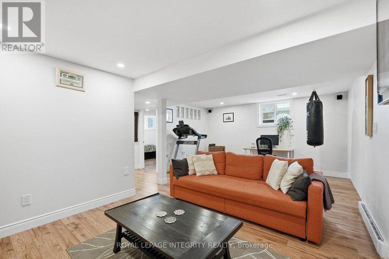 29381594/1456-michaelsem-street/chateauneuf/ottawa/ontario/K1C7C3_35