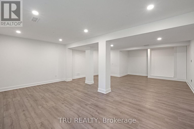 29114347/12-apache-crescent/city-viewskylinefisher-heightsparkwood-hills/ottawa/ontario/K2E6H7_39