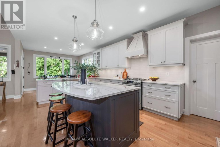 28513868/5-melva-avenue/blossom-parkkemp-parkfindlay-creek/ottawa/ontario/K1T3W9_13